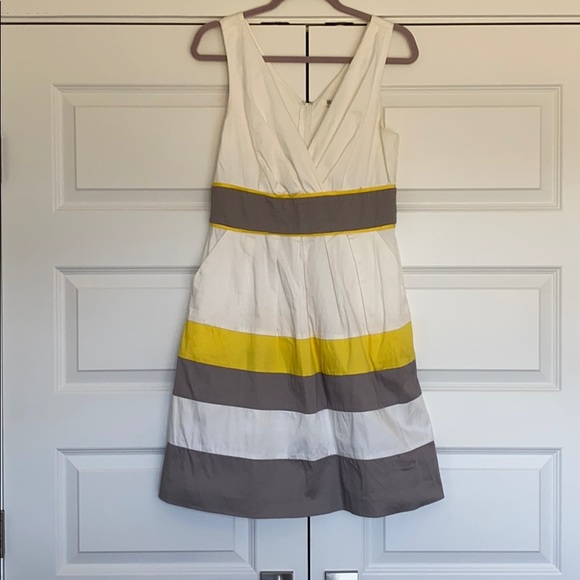 corey p Dresses & Skirts - V Neck Dress with Pockets
